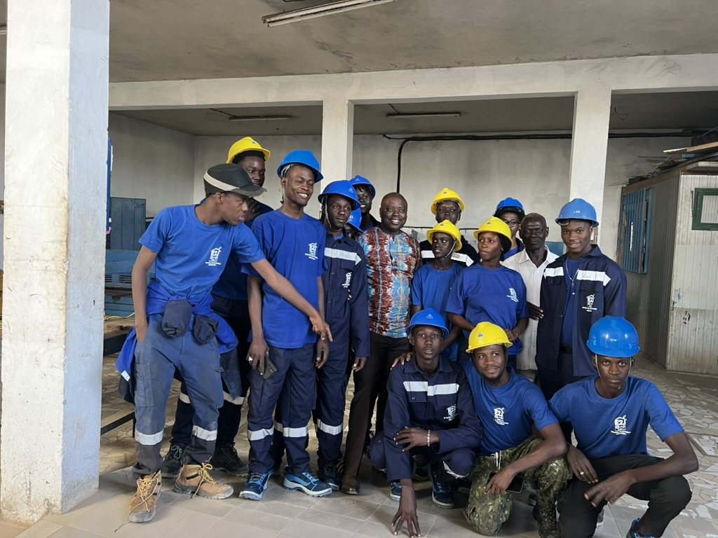 Groupe d'apprenants PF2E accueillis dans l'atelier E2I